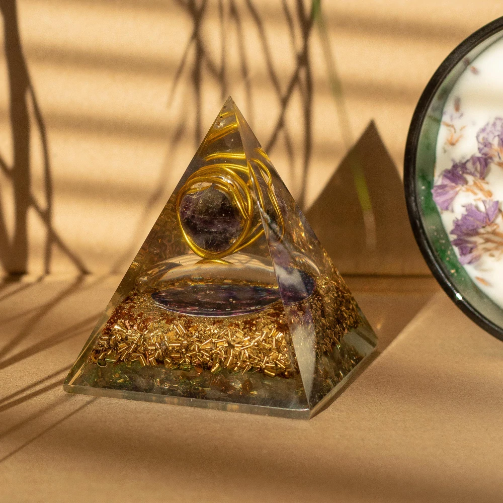 Orgonitová pyramída Ametyst s meďou